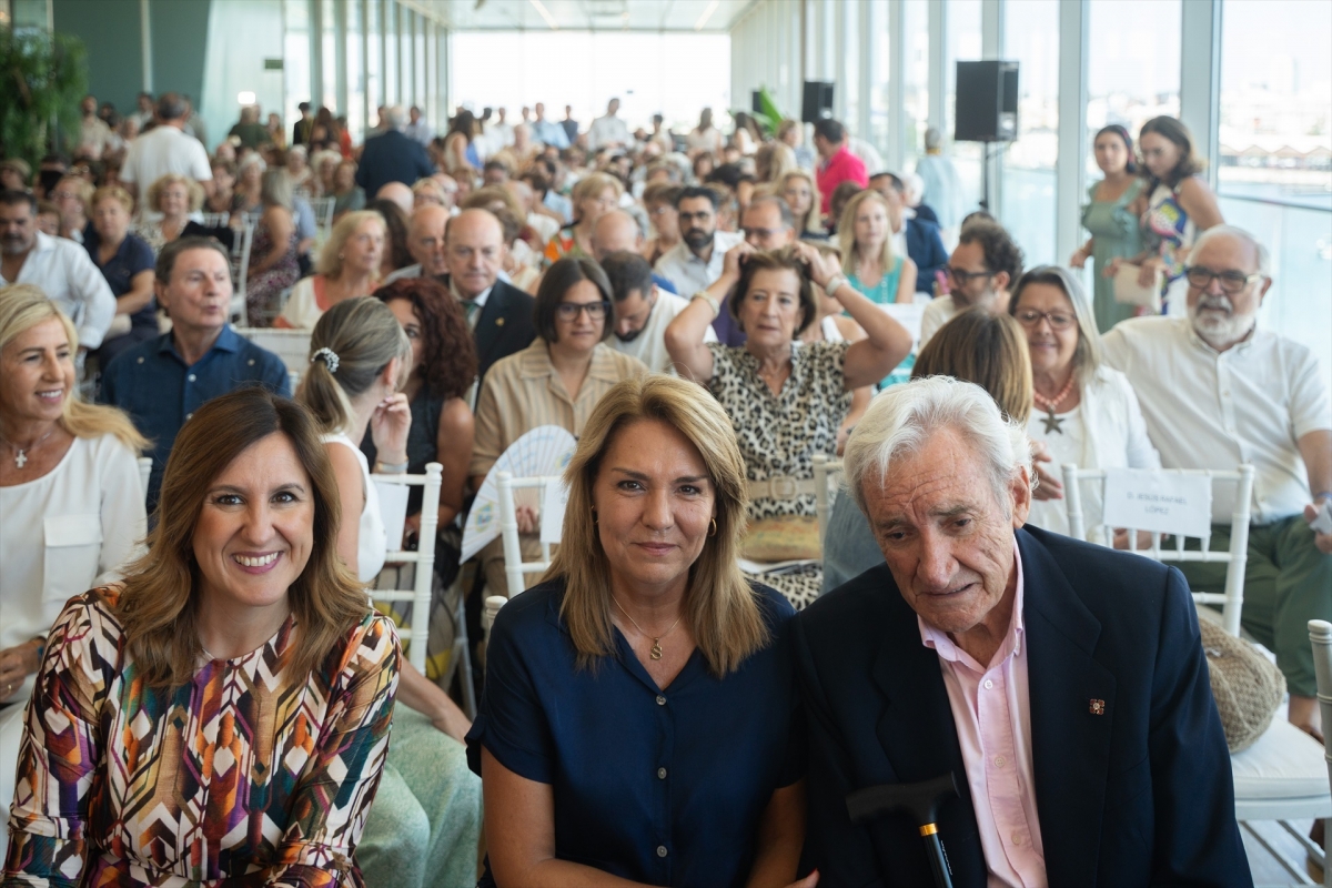 Mensajeros de la Paz homenajea en València a las personas mayores en el Día de los Abuelos: 