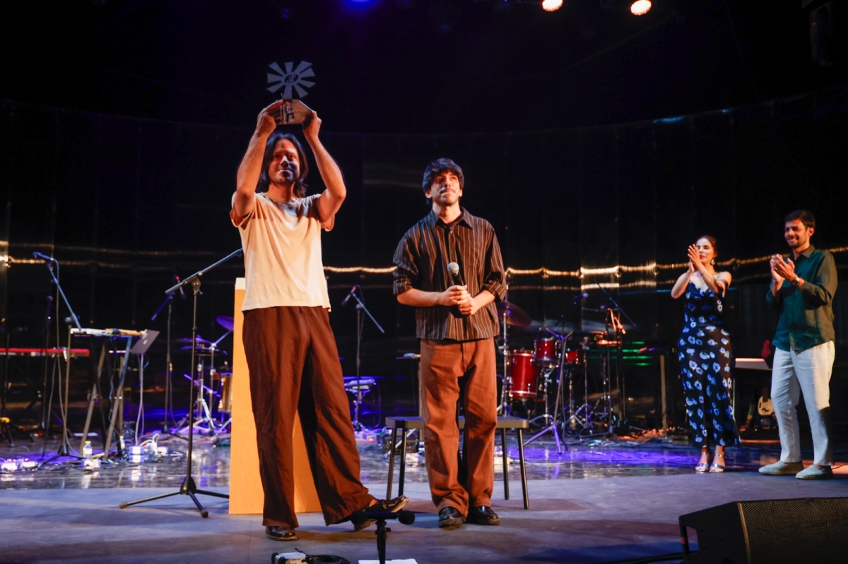 El Premio Paco Martín distingue el folklore del dúo murciano Maestro Espada