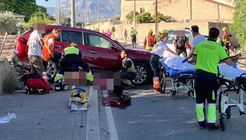 Muere un hombre de 33 años en la colisión frontal de dos vehículos en Mutxamel