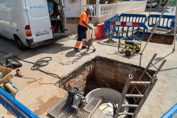 Rehabilitan un kilómetro de tuberías de saneamiento en Islas Menores, Mar de Cristal y Los Nietos