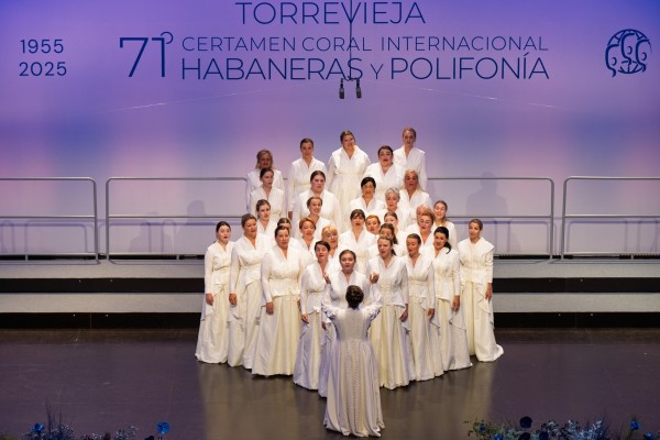 Un coro de voces femeninas de Letonia conquista el 71º Certamen de Habaneras de Torrevieja