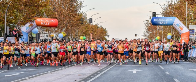 La Benidorm Half 2024 mantiene su recorrido por las playas en las dos distancias
