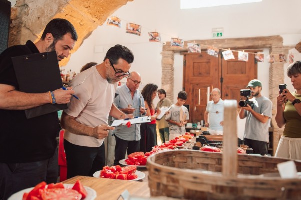 Antonio Noguera, de Pedreguer, elabora el mejor tomate de la Comunitat Valenciana de la variedad rosa