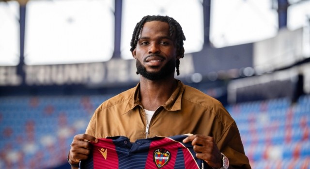 El Levante cierra la llegada del delantero Koyalipou, cedido por el RC Lens francés