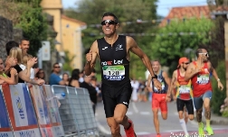 José Antonio Alcaraz, campeón de España y récord nacional M45 de la milla en ruta 