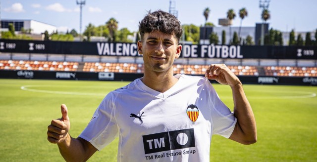 Marcos Navarro refuerza el lateral izquierdo del Valencia Mestalla
