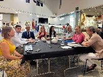 La artesanía de la Región le planta cara a las imitaciones: el Gobierno regional prepara un decreto para proteger el producto artesano