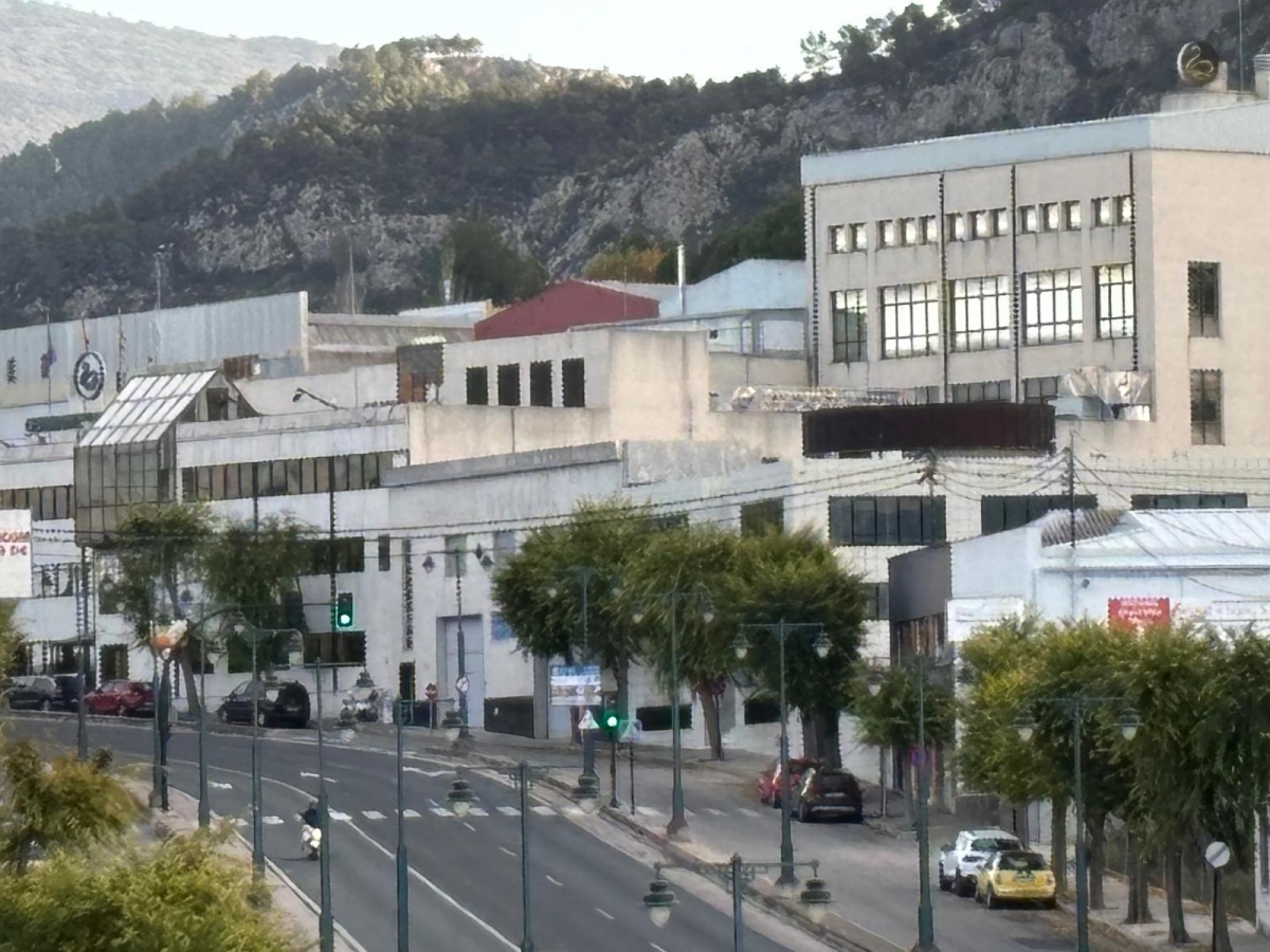 Alcoy seguirá mejorando sus cinco polígonos industriales contando con 1,4 millones de Ivace