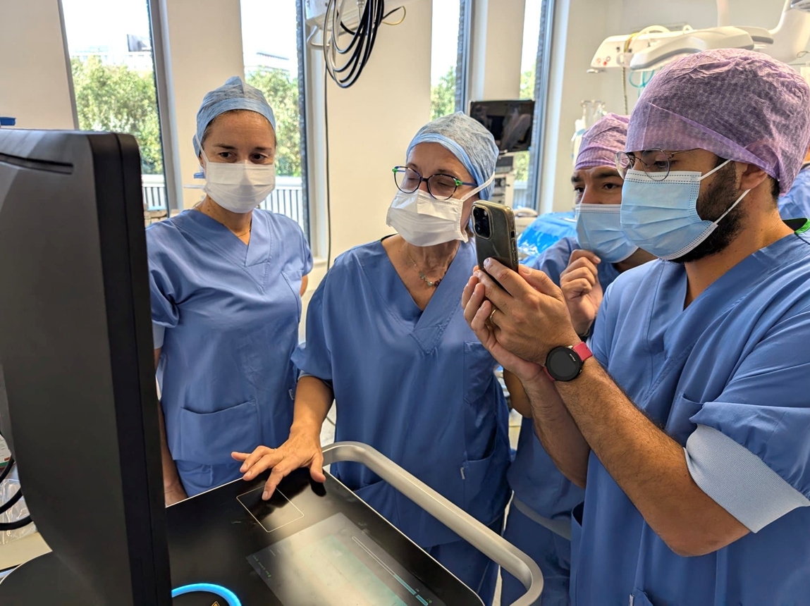 El Hospital Clínico Universitario de València acoge el curso internacional para estudiantes organizado por la Sociedad Europea de Oncología