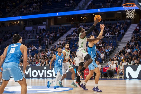 El Amics Castelló no puede conquistar el Wizink Center ante un gran Estudiantes