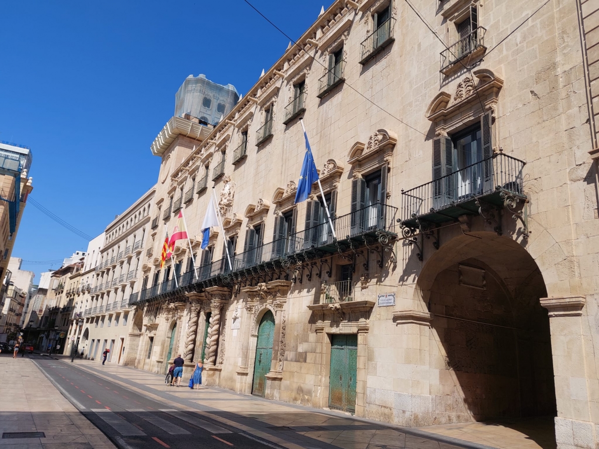 Alicante comienza a notificar la nueva tasa de basuras: se podrá pagar hasta el 22 de diciembre 