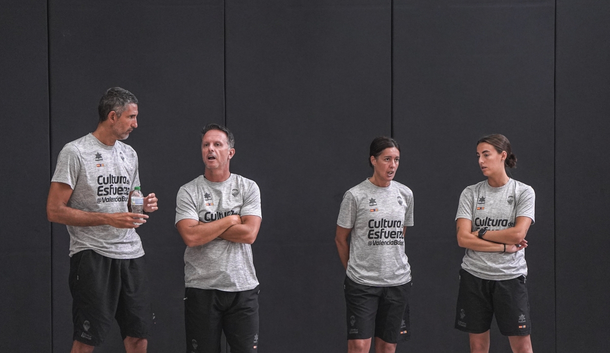 Valencia Basket vuelve a apostar por la continuidad en el staff del primer equipo femenino