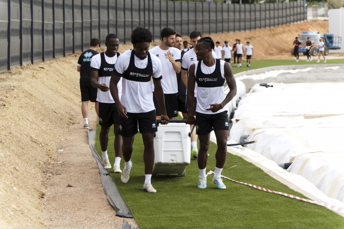Las mejores imágenes del primer entrenamiento del CD Castellón en la Ciudad Deportiva