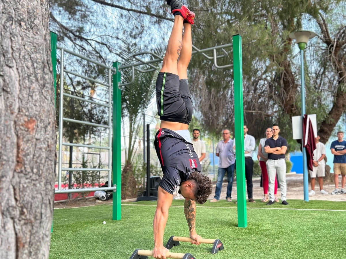 Archena inaugura un parque de calistenia para promover los espacios deportivos saludables