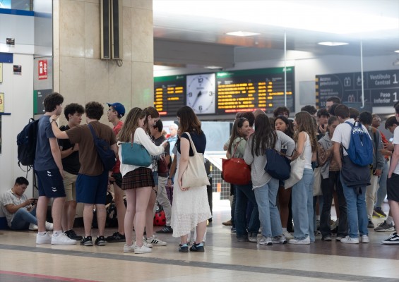 Renfe vende unos 2,6 millones de billetes del Verano Joven, casi un 30 % más que en 2023