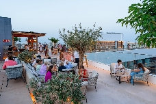 Boga Sky Bar celebra la segunda edición de su fiesta 'Boga Blossoms' en su 'rooftop' de la playa de San Juan