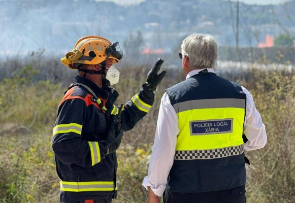Extinguido un incendio en Camí Salobres de Xàbia