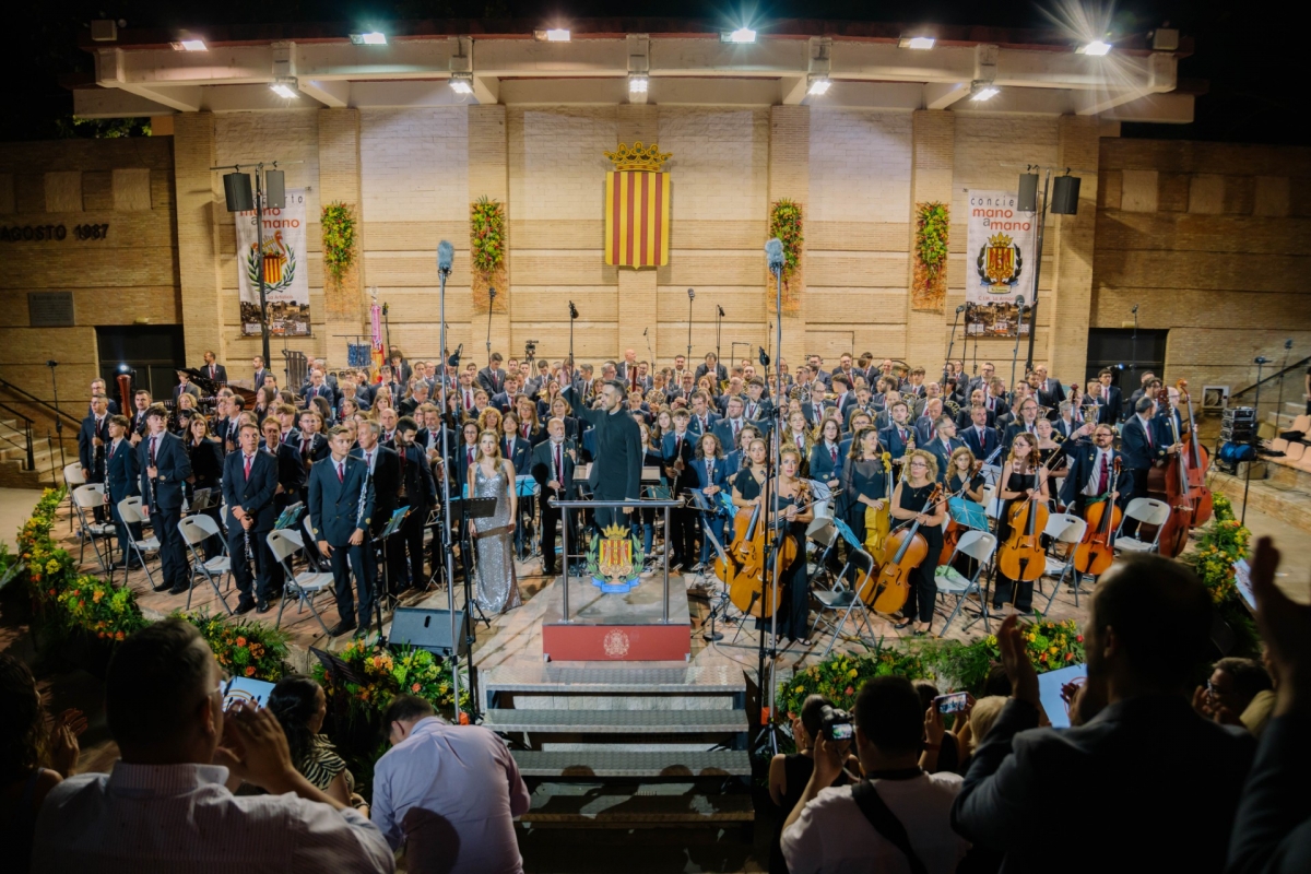 El Mano a Mano de Buñol transforma el dolor y el cambio en música en su 50º concierto