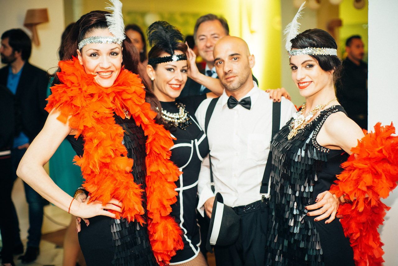 Y el champán volvió a correr por los salones del Hotel Reina Victoria en su fiesta de reinauguración