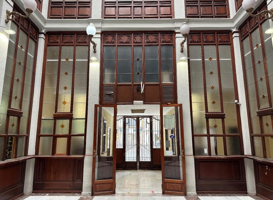 Interior de Correos.