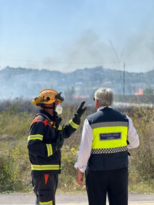 Extinguido un incendio en Camí Salobres de Xàbia