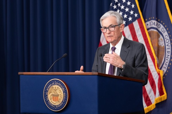 La Fed cumple con el guion y recorta los tipos en 25 puntos básicos tras mantenerlos congelados desde enero