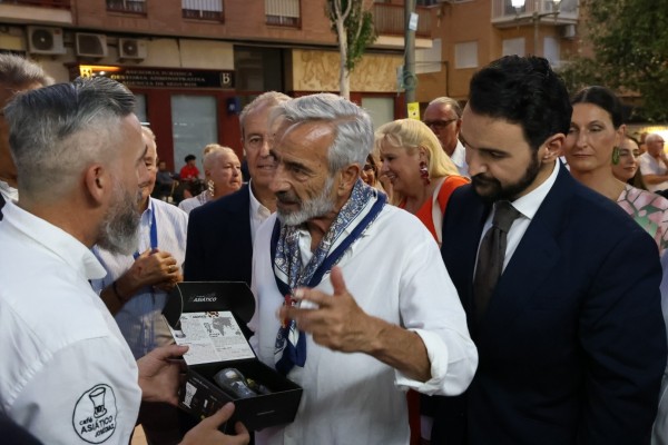 Raíz, legado y talento inundan la ‘Catedral del Cante: así se vivió el Día de La Unión en compañía de Imanol Arias