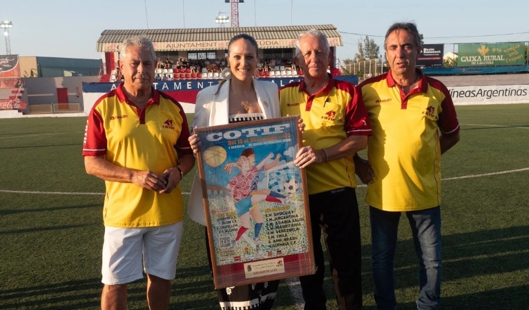 La exjugadora y consejera del Levante Ruth García, homenajeada en el COTIF