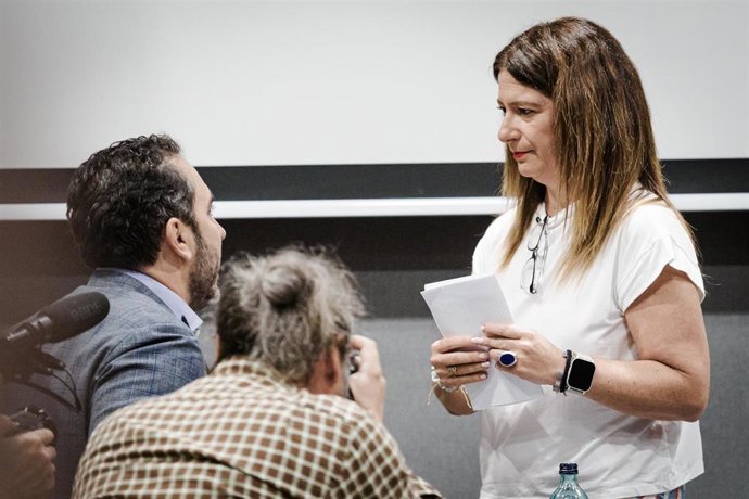 Un juez de Madrid imputa a la exmilitante del PSOE Leire Díez por los audios sobre la UCO 