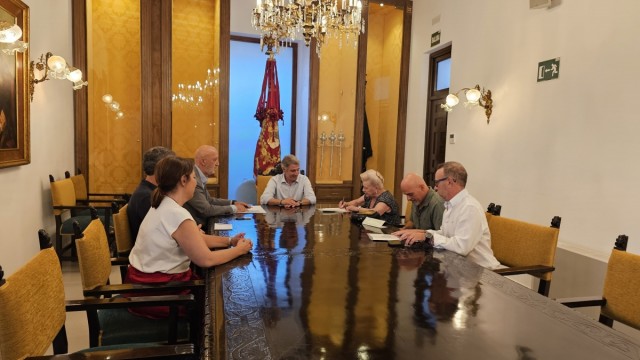 Orihuela formaliza la compra del consultorio médico de Correntías por 89.000 euros