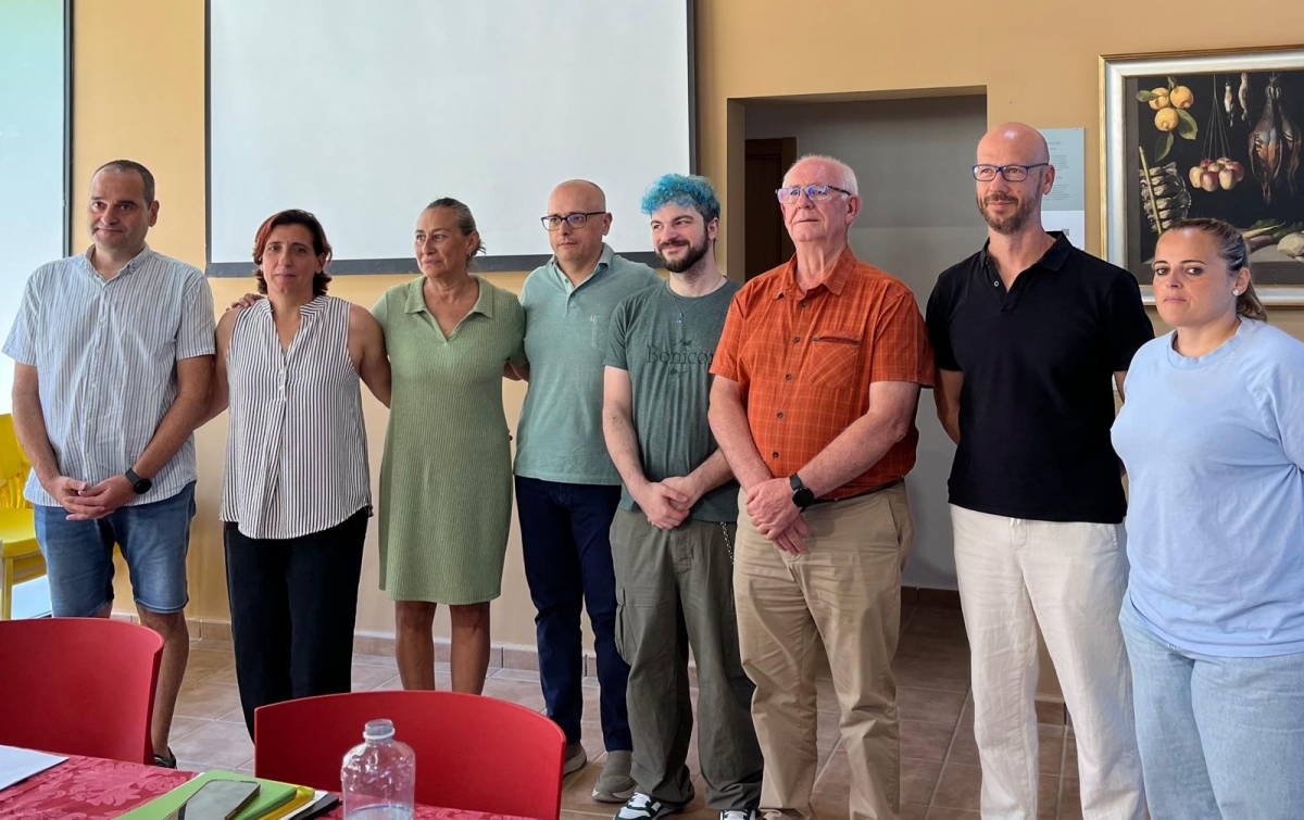 El nuevo equipo de gobierno y Paiporta - Foto: F.P./VP El nuevo equipo de gobierno y Paiporta