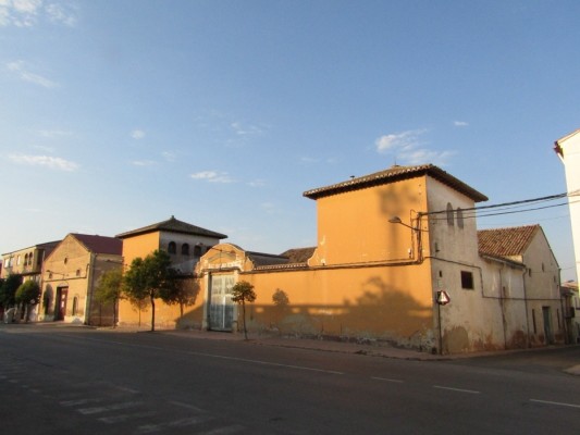 Hispania Nostra incluye la Bodega Mompó de Utiel en la Lista Roja del Patrimonio