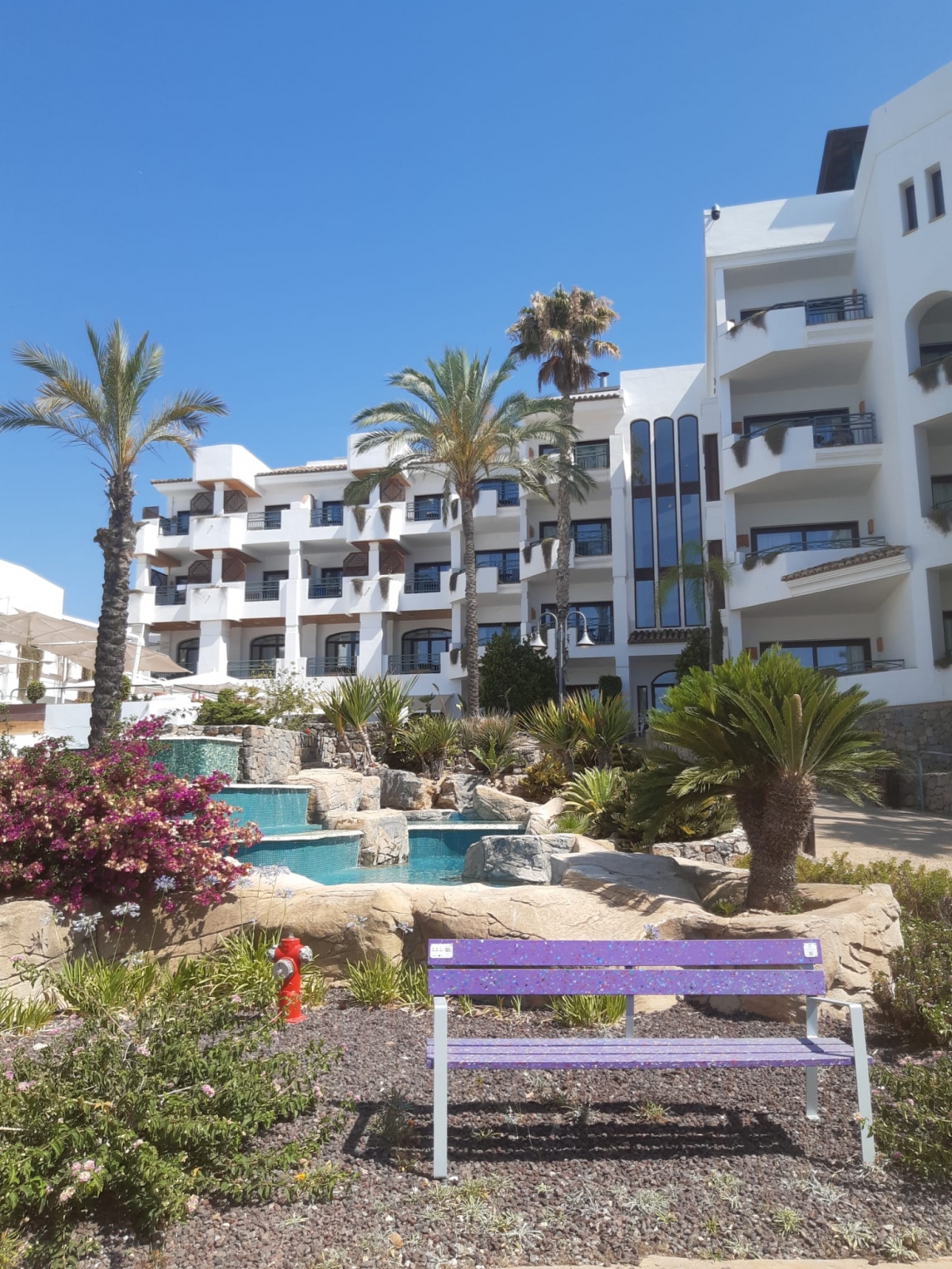 Seis hoteles de Benidorm le dan una segunda vida a los residuos de sus clientes y hacen otros productos o mobiliario