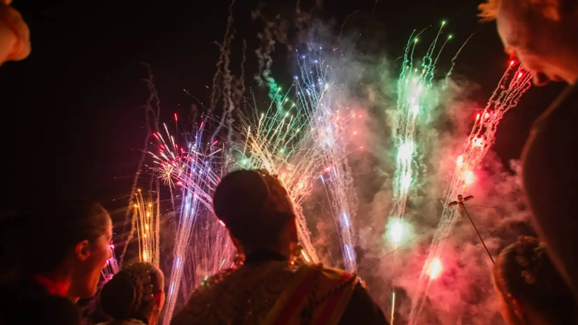 La Gestora de Festejos de Elche da su particular 'cridà' a las fiestas este viernes con una mascletà el doble de grande