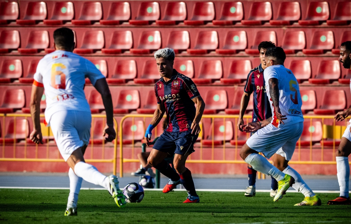 El Levante empata sin goles ante el Al-Qadsiah de Míchel (0-0)