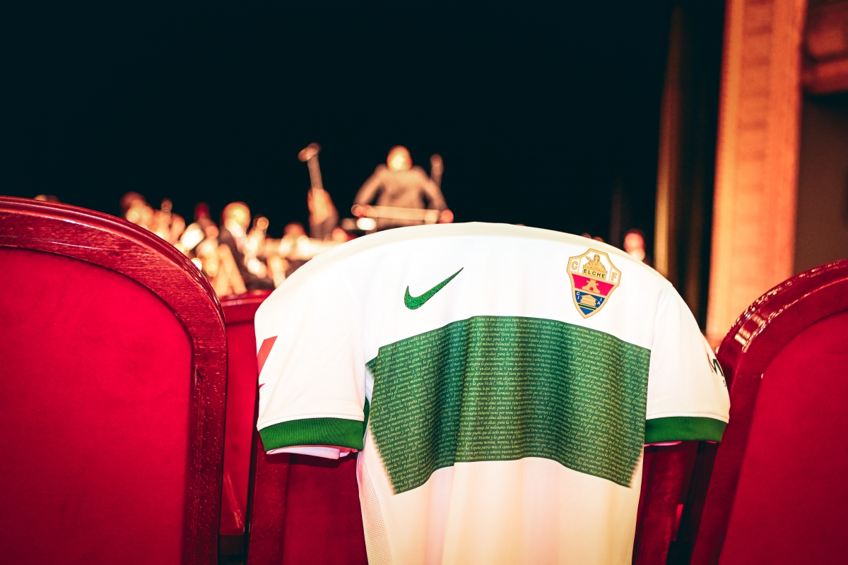 Primera equipación 2025/26 del Elche CF