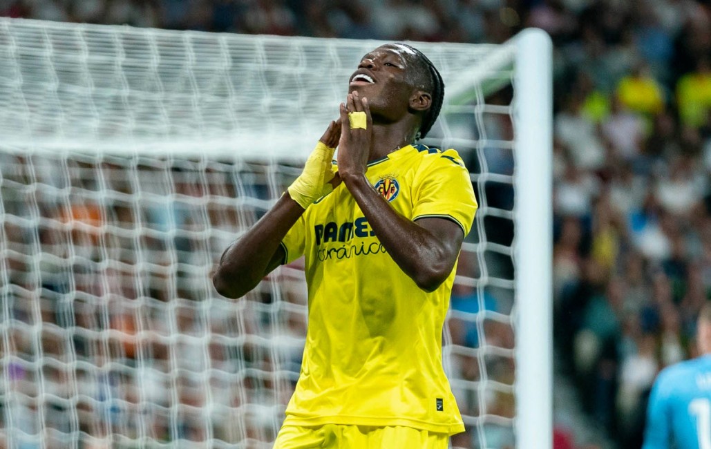Thierno Barry lamenta una oportunidad fallada en el Santiago Bernabéu. VILLARREAL CF - 