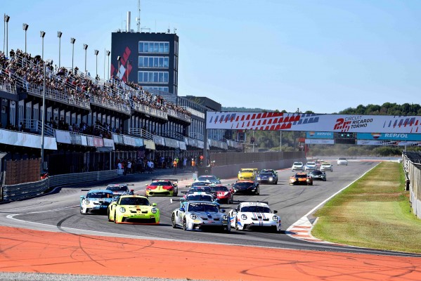 Martins y Svepes se proclaman campeones del GT-CER en el Circuit

