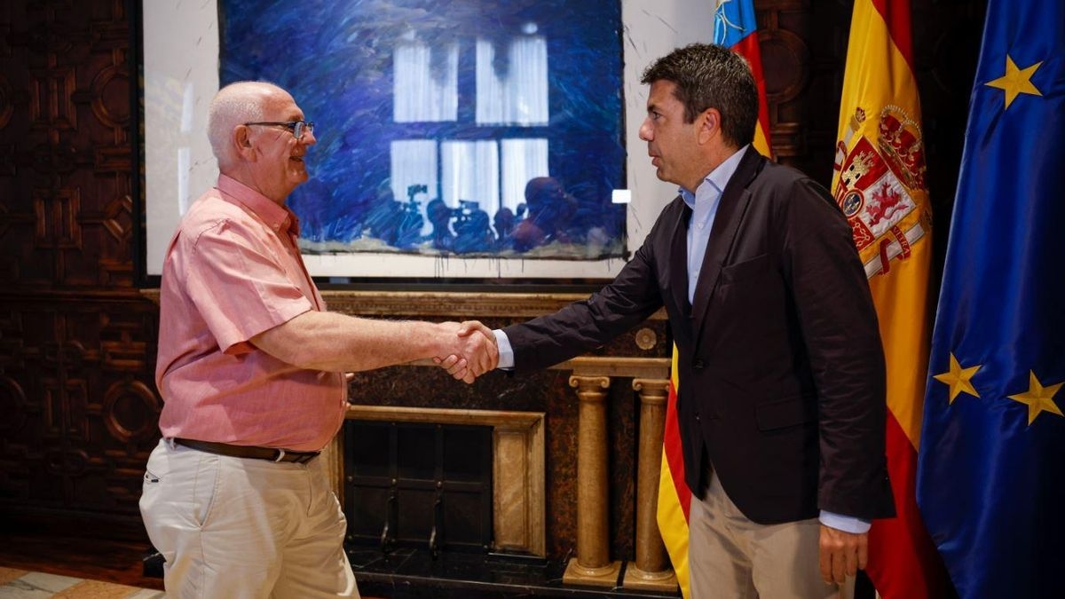 Carlos Mazón y el alcalde de Paiporta, Vicent Císcar, durante la reunión