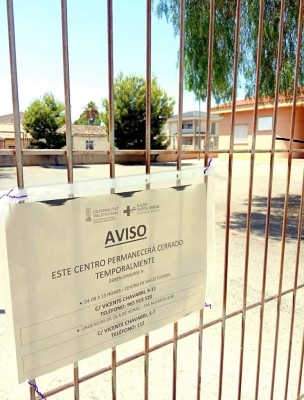Compromís denuncia el cierre en verano de centros auxiliares como El Rebolledo, en Alicante