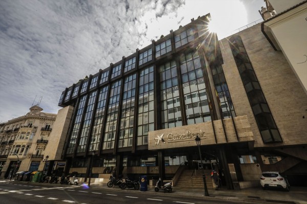 Caixabank concede 1.515 millones de financiación a clientes particulares de la Comunitat Valenciana en el primer semestre