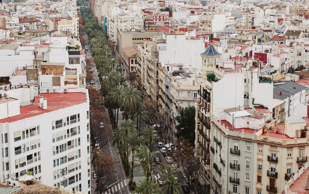 El huevo duro en la ciudad con olor a gambas al ajillo