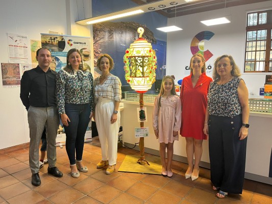 La Gaiata 15 Sequiol ya brilla en la oficina de turismo de la Casa Abadía como reclamo turístico

