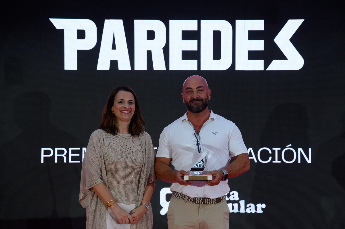 Rafa Paredes recoge el Premio MIA Innovacio?n. - Foto: PLAZA Rafa Paredes recoge el Premio MIA Innovacio?n.