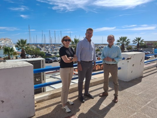  Martínez Mus promete que la futura concesión del puerto de Alcossebre incluirá acondicionar el paseo