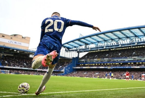 El CEO de la Premier League rechaza reducir clubes en la competición doméstica y critica la saturación del calendario por FIFA y UEFA