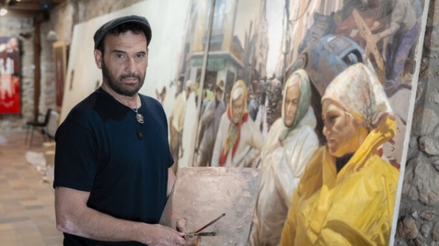 El artista Kike Meana se instala en la Costa Brava para pintar un cuadro solidario de la Dana 