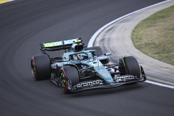Fernando Alonso saldrá quinto en Hungría y Leclerc sorprende a los McLaren con la pole