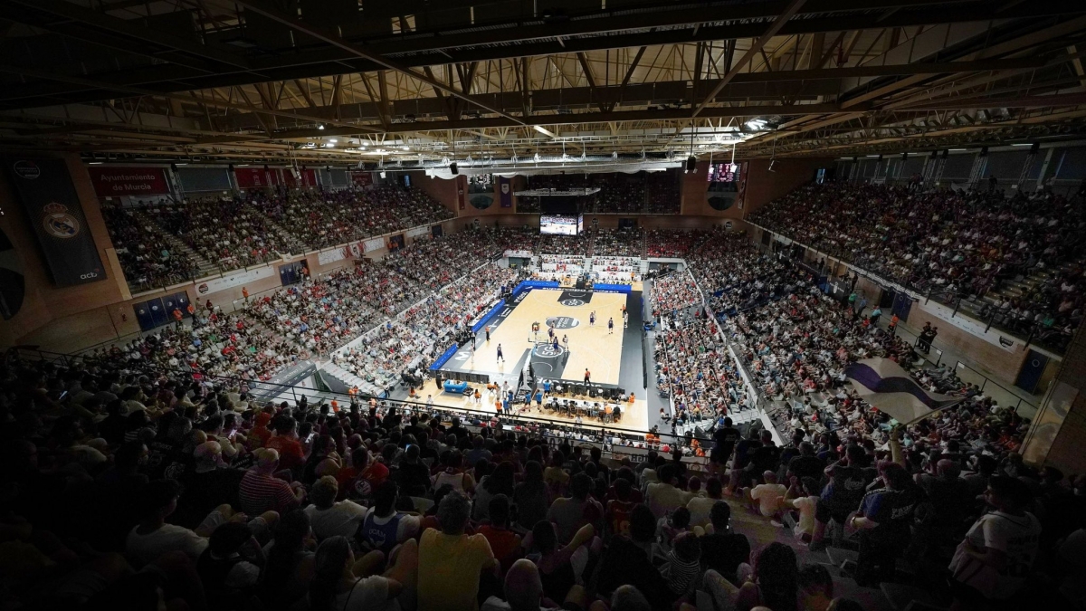 El Palacio de los Deportes de Murcia espera a un equipo con muchas caras nuevas. - Foto: JAVIER BERNAL IMQUALITY