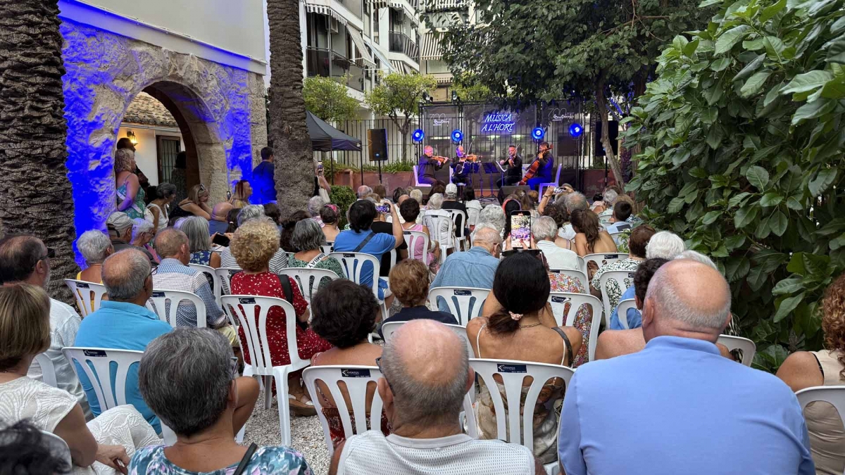 Benidorm inicia el ciclo de conciertos ‘Música a L’Hort’ con el aforo al completo 